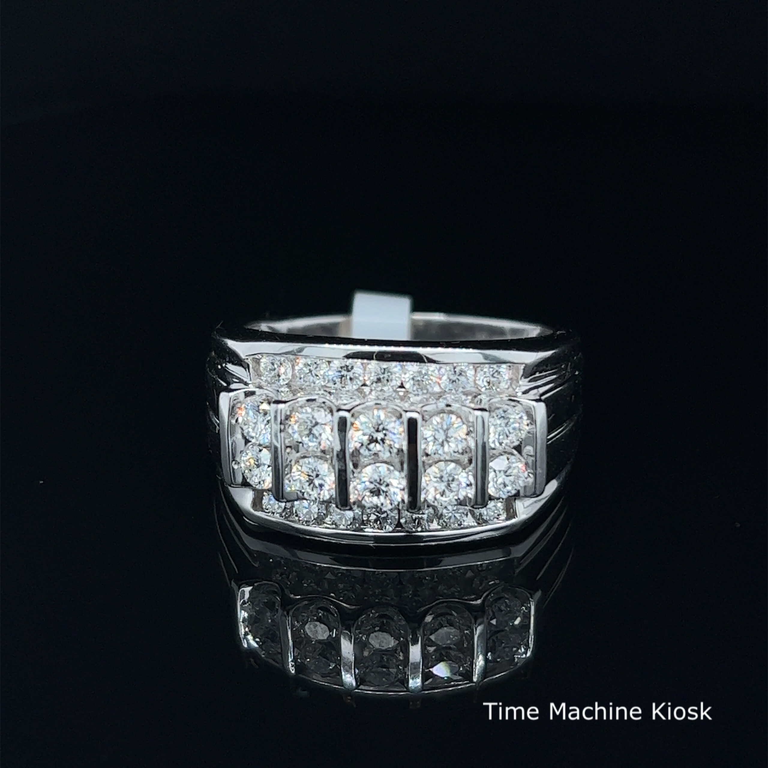 10kt White Gold Ring with Natural Diamonds