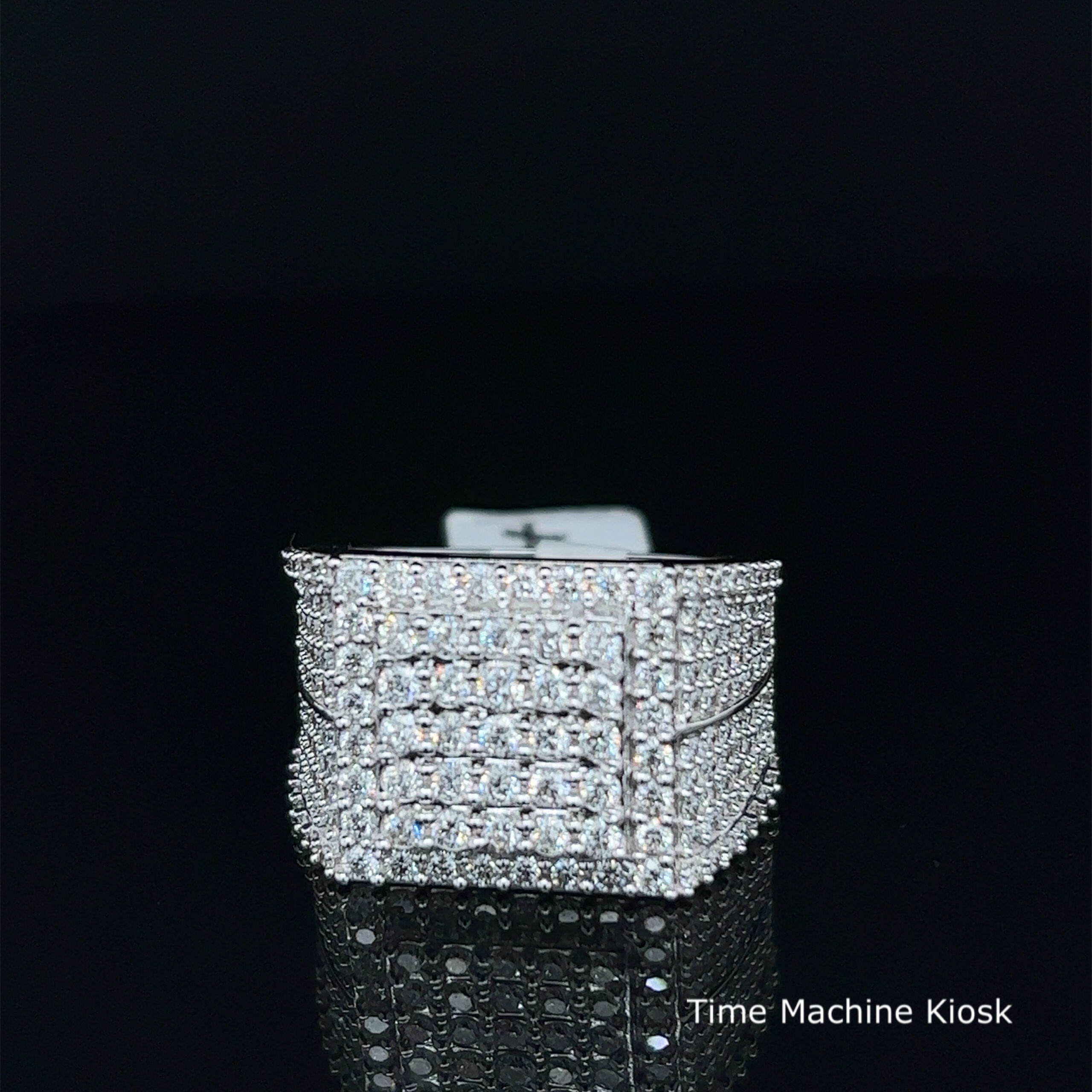 10kt White Gold Ring with Natural Diamonds